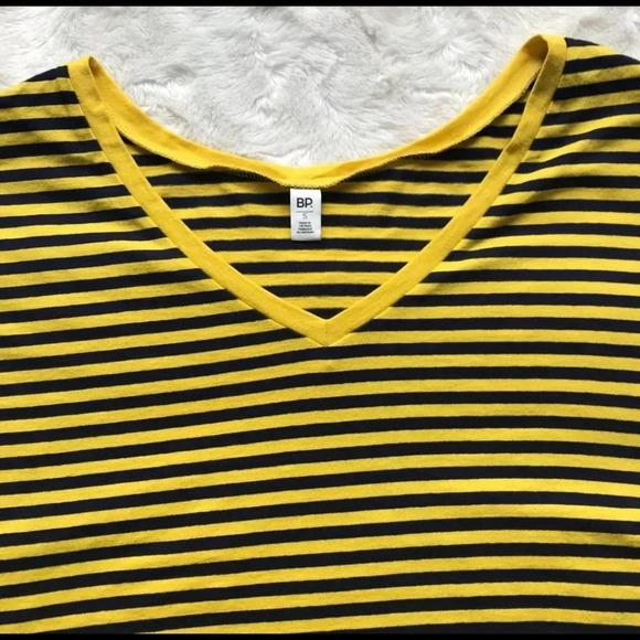 BP  Striped Sharkbite Hem Tee - Picture 5 of 5